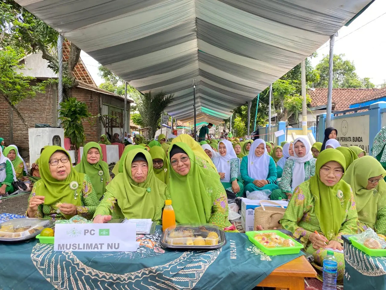 Selain Mengaji, Fatayat-Muslimat NU Nganjuk Gelar Bazar UMKM Anggota
