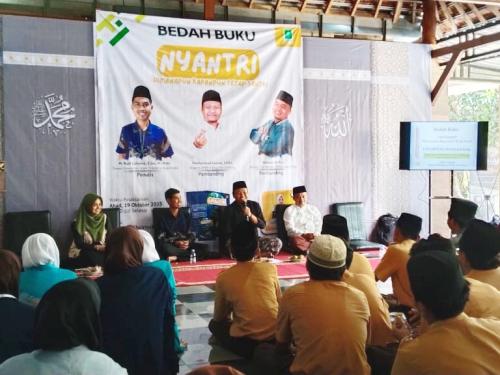 Bedah Buku Nyantri: Dorong Santri Gen Z Berkarya Lewat Tulisan