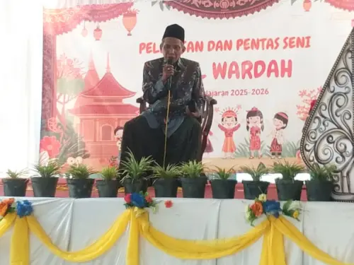 KH Hamdi Sholeh Tekankan Pentingnya Perhatian Orang Tua kepada Anak