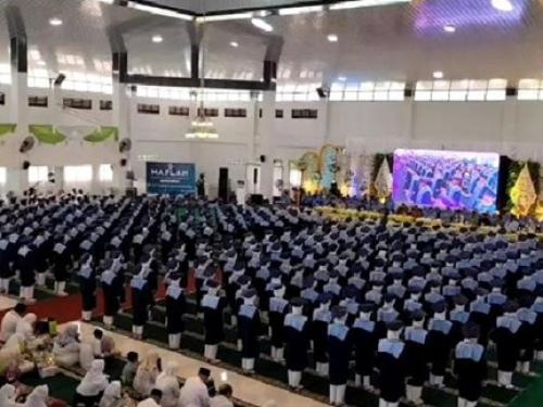 Khidmat dan Haru: MI At-Taqwa Bondowoso Wisuda 290 Santri di Pengujung Tahun Pelajaran