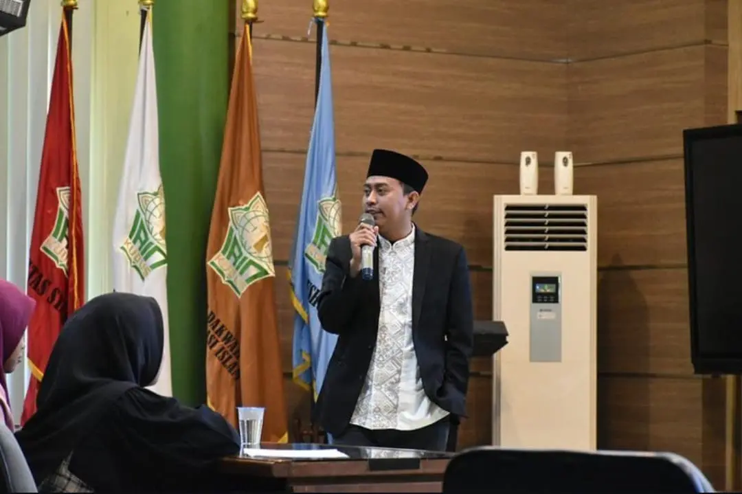 Abdulloh Hamid, Dosen Muda UINSA Surabaya yang Gencar Kampanyekan Santri Melek Literasi Digital