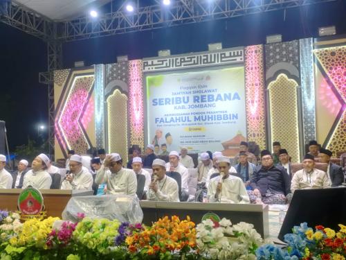 Shalawat Seribu Rebana Jombang Kian Meriah dengan Duet Lawak Cak Ukil dan Cak Tawar
