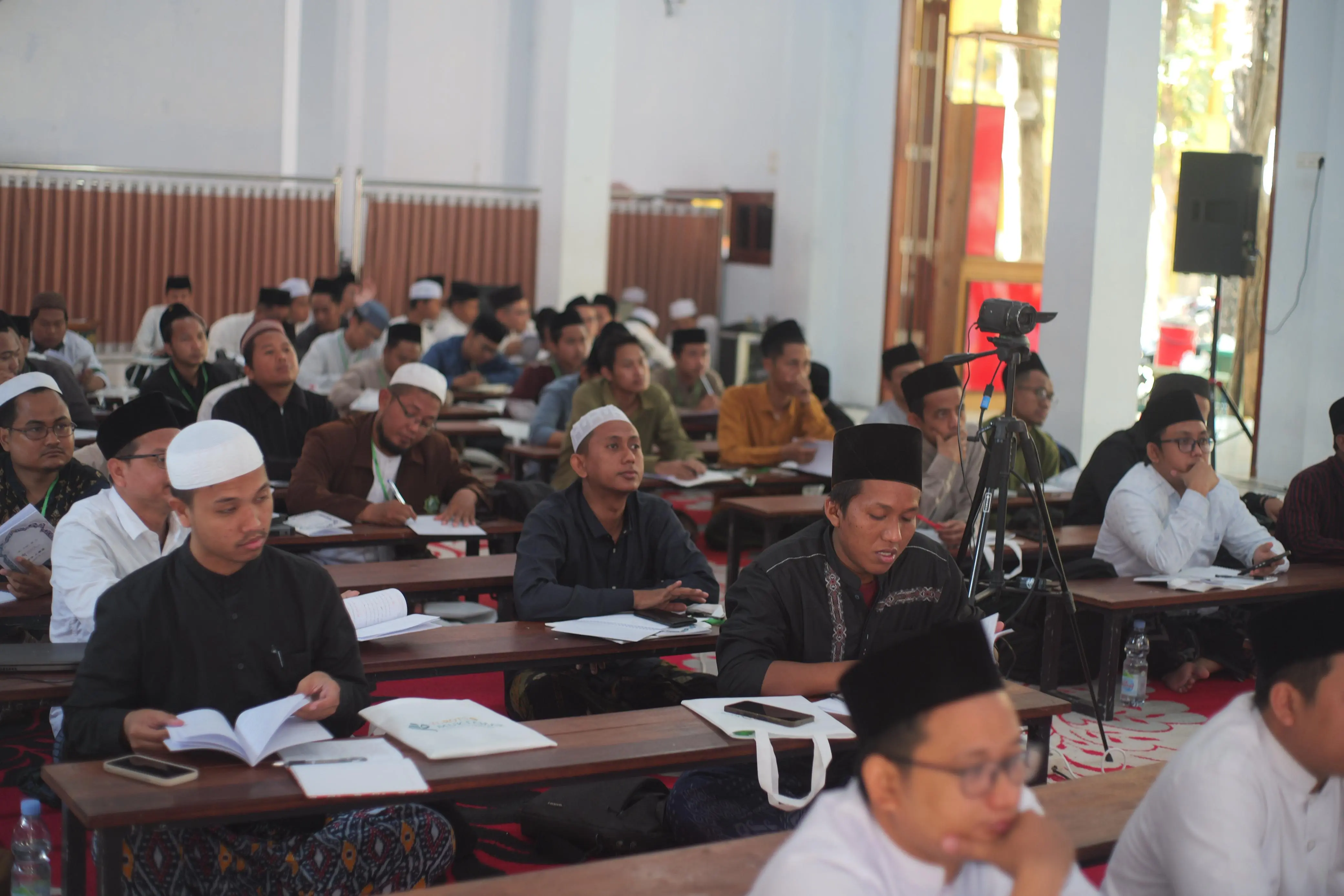 Lestarikan Karya Kiai NU, Nahdlatut Turots Gelar Dauroh Tahqiq