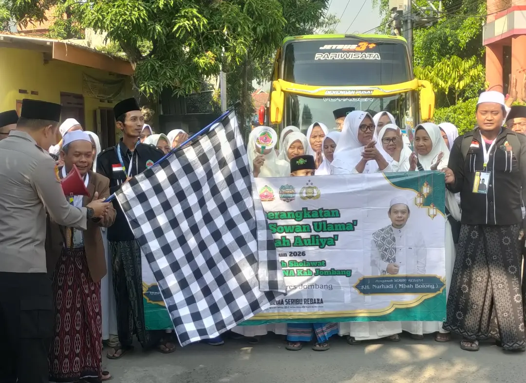 Naik 71 Bis, Jamaah Seribu Rebana Ikuti Sowan Ulama dan Ziyarah Auliya