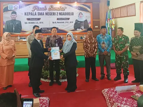 Alumni Pesantren, Kader NU Ini Dipercaya Memimpin Sekolah Negeri di Pacitan