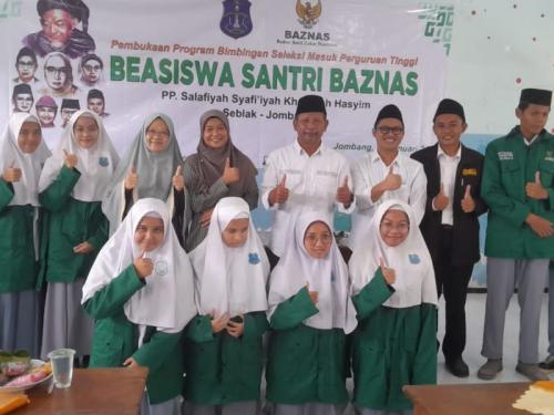 11 Santri Pesantren Seblak Jombang Terima Beasiswa Baznas RI