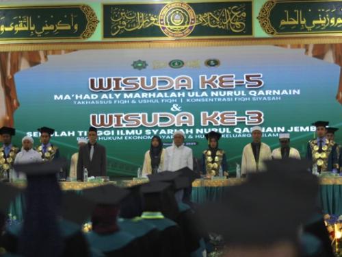 Wisuda ke-5 Ma’had Aly dan STIS Nurul Qarnain, KH. Yazid Karimullah Tekankan Pentingnya Ilmu dan Pengabdian