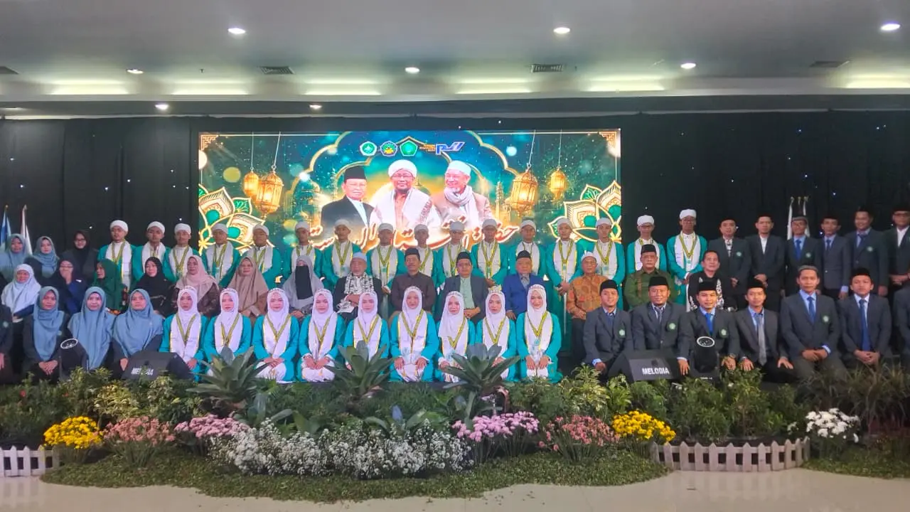 Wisuda Santri Alif Laam Miim, Pengasuh Tekankan Ilmu dan Keberkahan