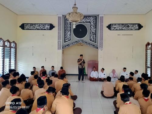 Motivasi Santri Seblak, Irjen Pol (Purn) Mujiyono: Bekal Moral Jadi Kunci Sukses di Berbagai Profesi