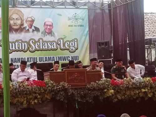 Kiai Muda Mbah Bolong Paparkan Tiga Tanda Kebahagiaan dalam Pengajian Selasa Legi