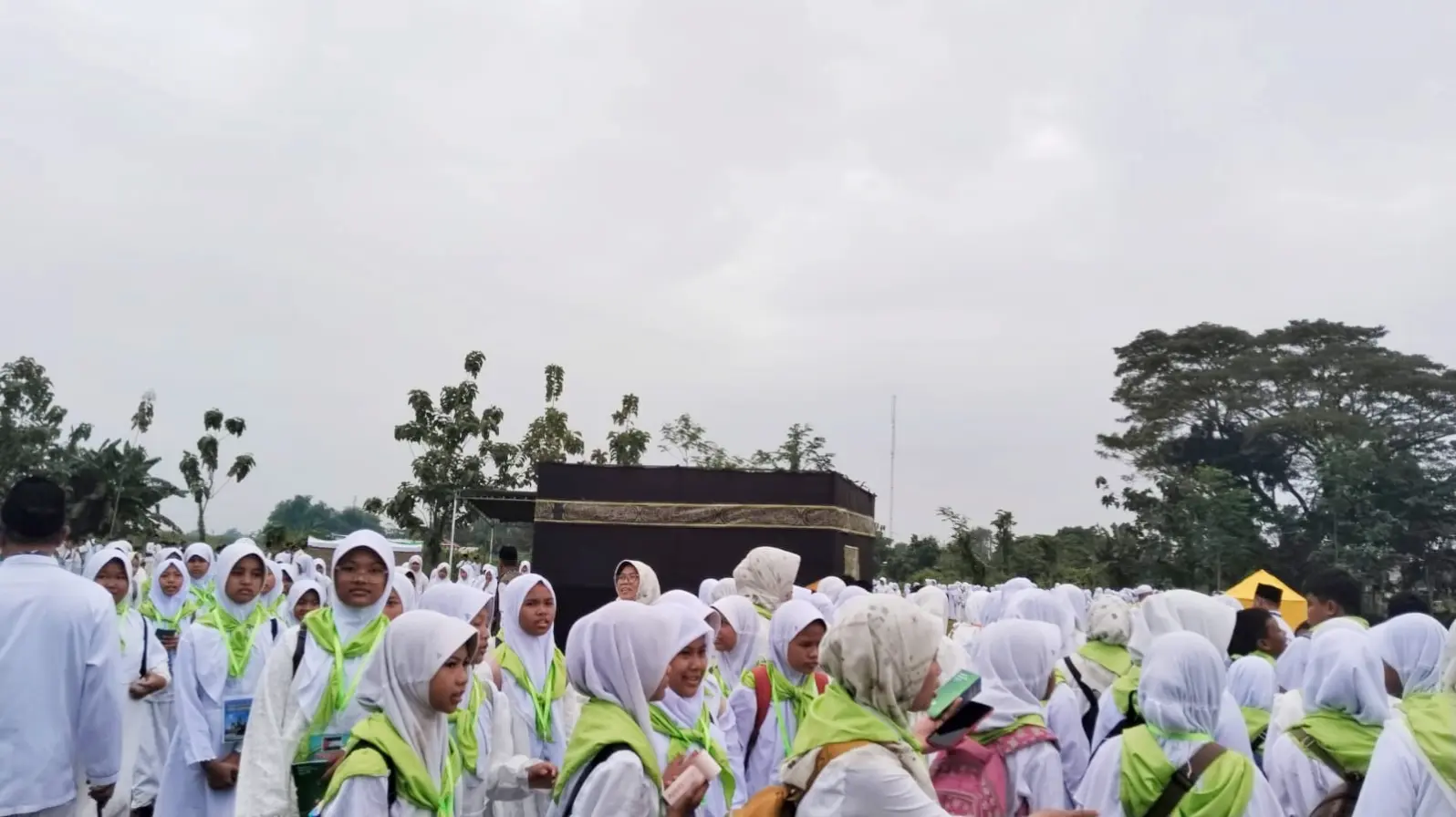 Tanamkan Pemahaman Fikih Haji, KKMI Diwek Gelar Manasik Akbar
