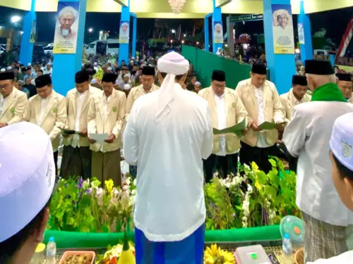 KHR. Achmad Azaim Ibrahimy Baiat Pengurus Ijtihad Rayon IKSASS Bondowoso Masa Khidmah 2026-2031