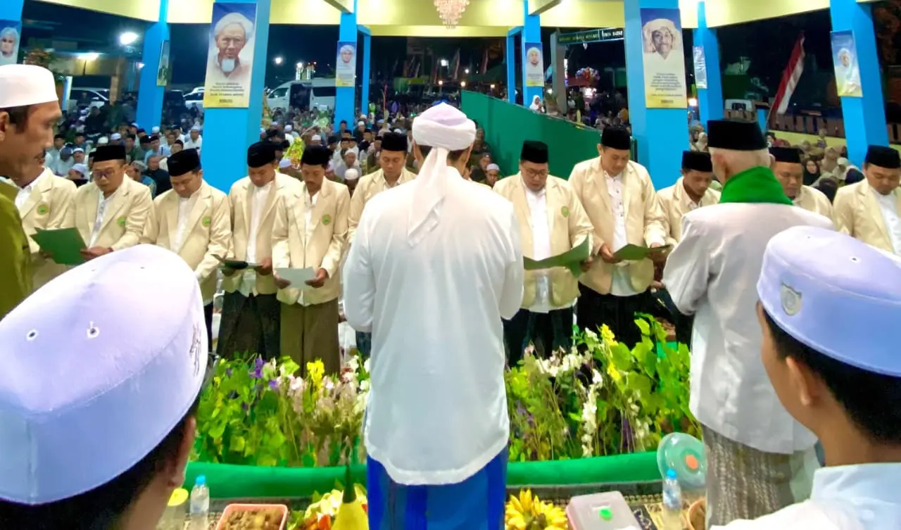 KHR. Achmad Azaim Ibrahimy Baiat Pengurus Ijtihad Rayon IKSASS Bondowoso Masa Khidmah 2026-2031